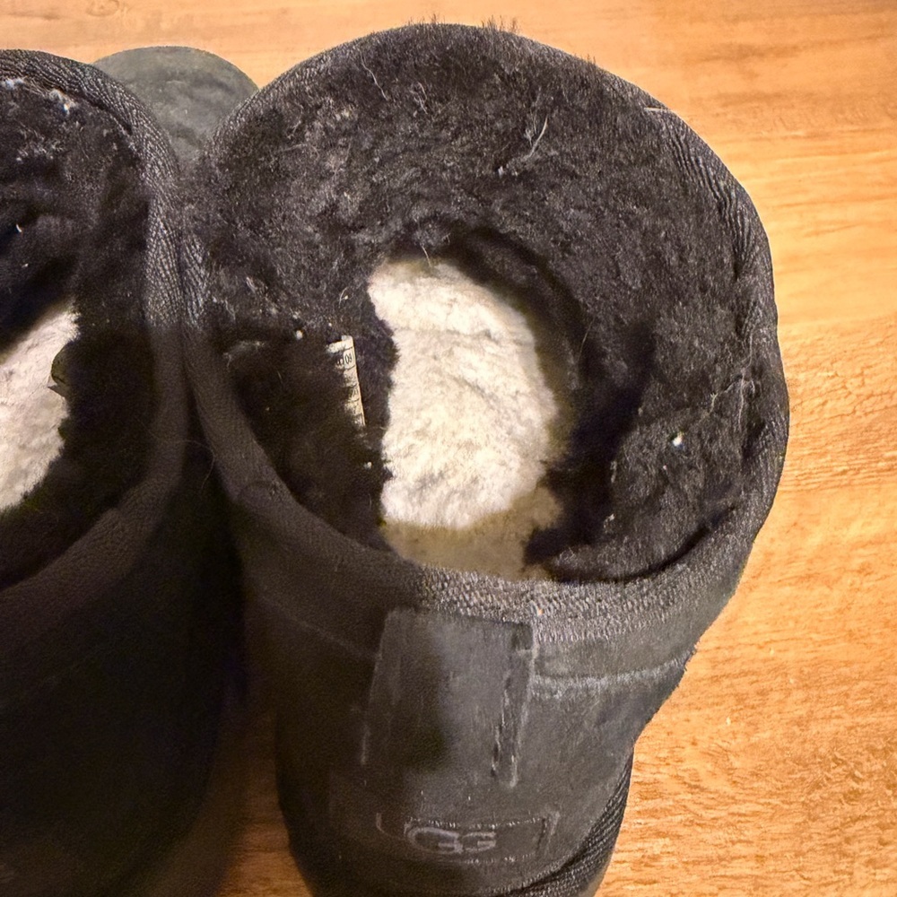 UGG Ultra Mini Boot - Black - Picture 6 of 7